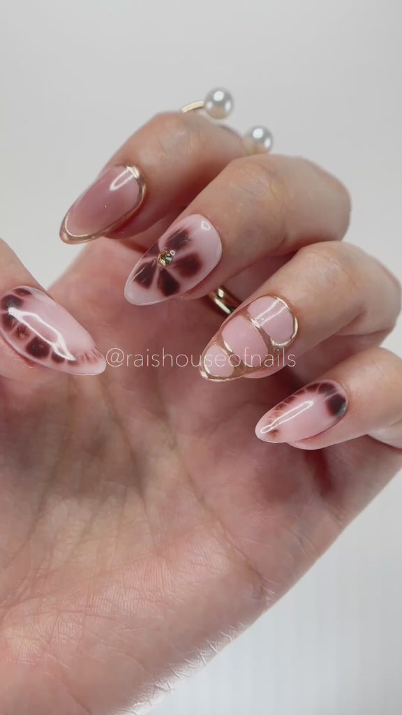 Video showing Rai's House of Nails press on nails in motion