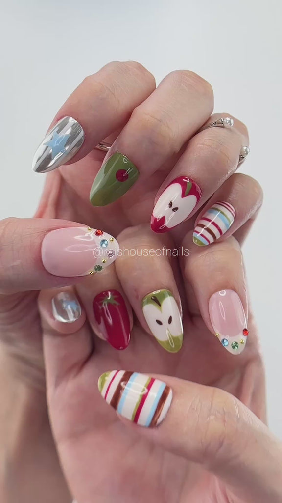 Video showing Rai's House of Nails press on nails in motion
